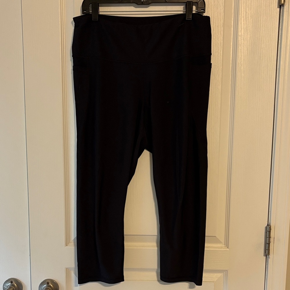 Old Navy Powersoft 3/4 Length Legging XL